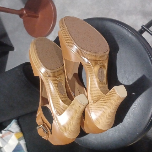 Sofft tan platform heels - Picture 4 of 4
